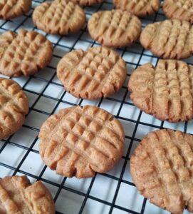 KETO PEANUT BUTTER COOKIES