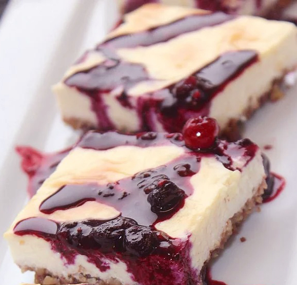 KETO BERRY-PECAN CHEESECAKE BARS