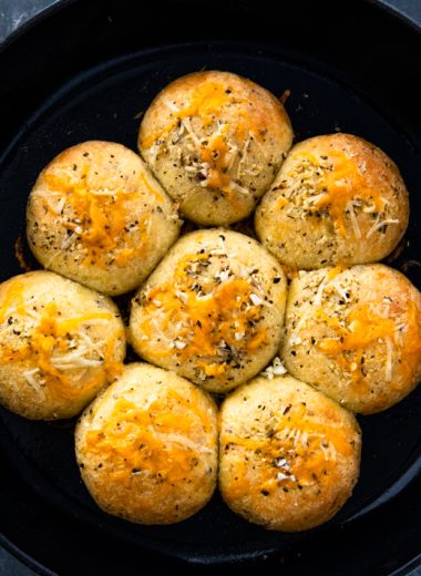 KETO GARLIC ROLLS