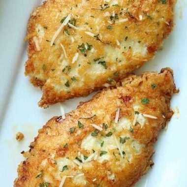 low-carb-parmesan-crusted-chicken-keto-crusted-chicken-526x550