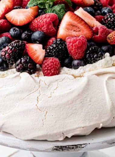 Air-Fryer-Vanilla-Berry-Pavlova