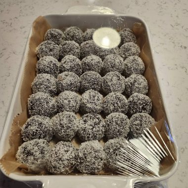 No-Bake Chocolate Coconut Snowballs