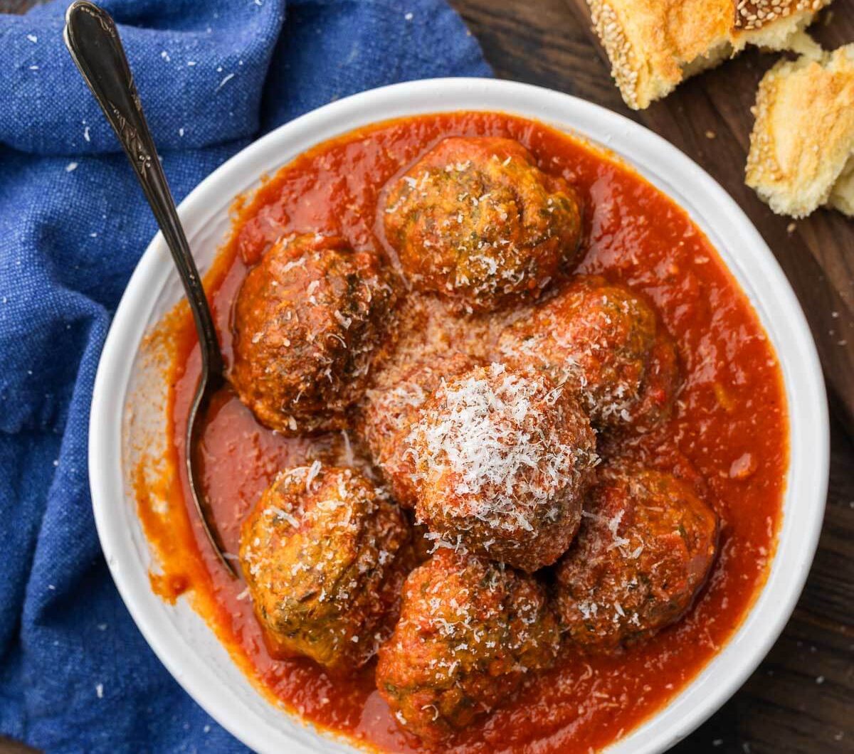 Italian Meatball Spaghetti in Rich Tomato Sauce