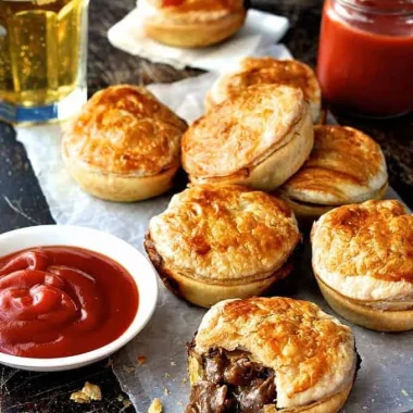 Mini Aussie-Style Beef & Gravy
