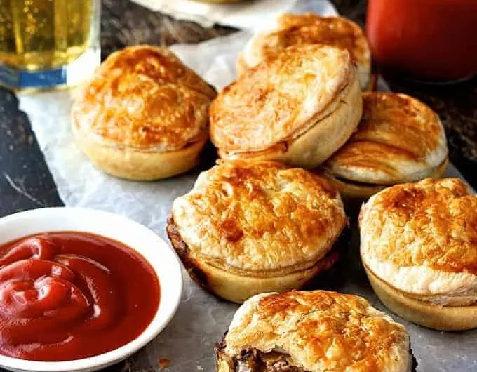 Mini Aussie-Style Beef & Gravy
