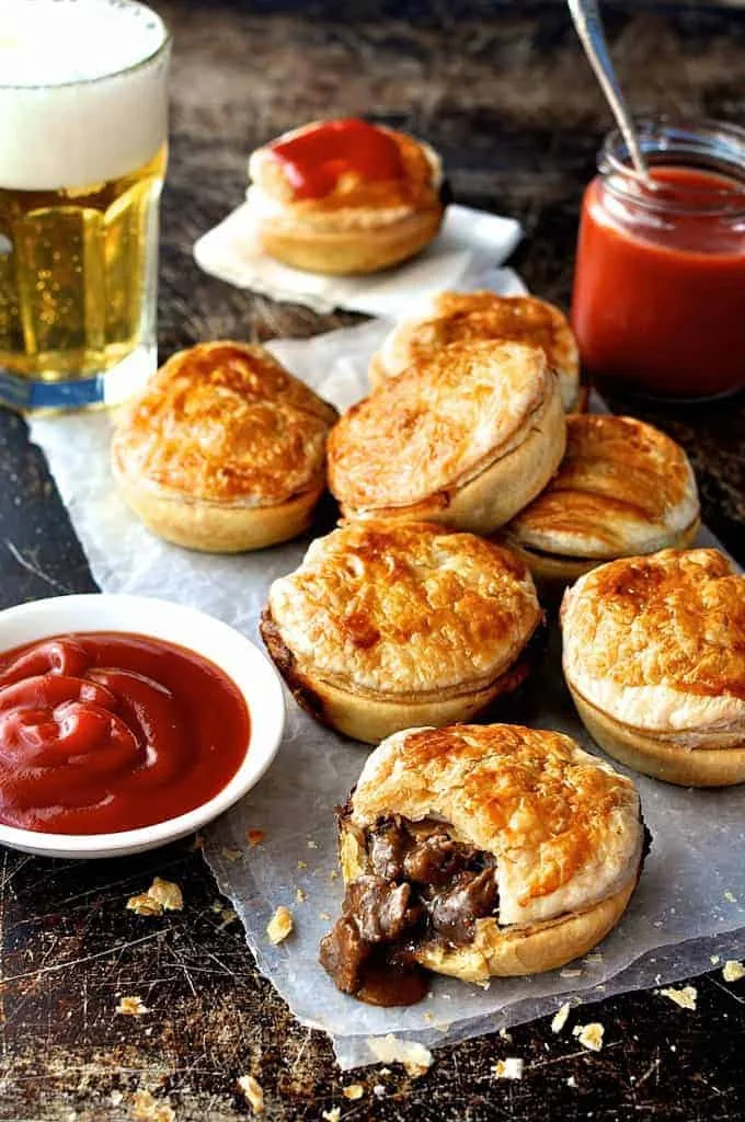Mini Aussie-Style Beef & Gravy